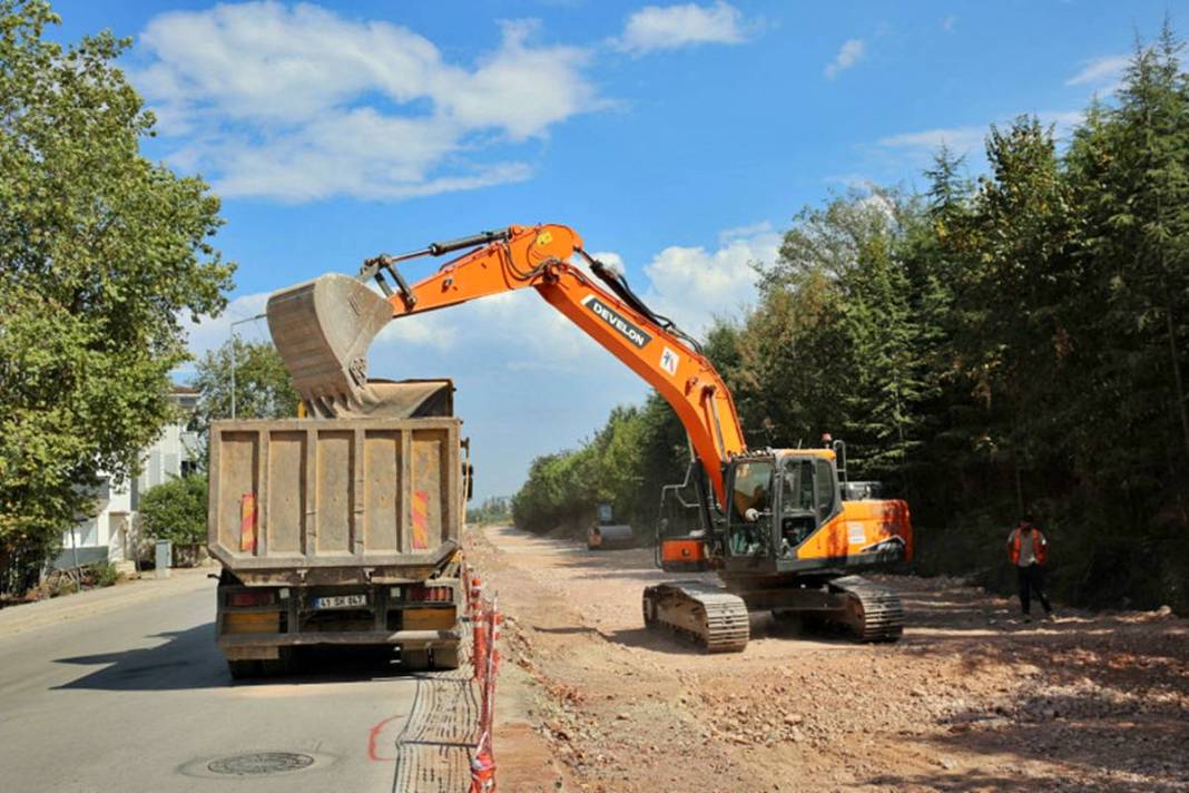 Raylar döşendi, elektrikler verildi: İşte yeni tramvay hattı! 10
